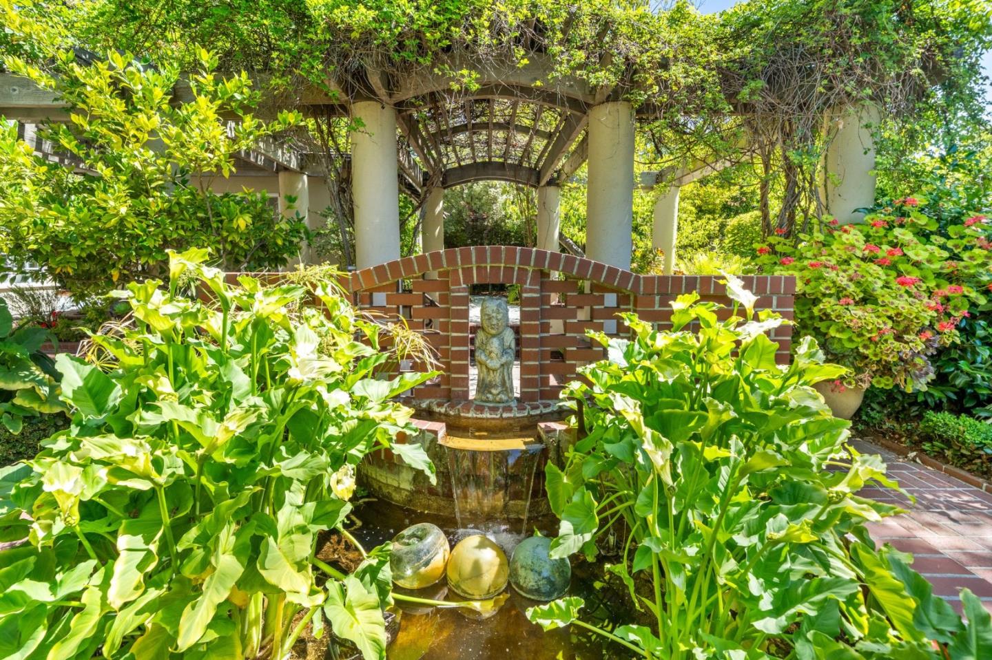 Palo Alto, California, 94301, United States, 4 Bedrooms Bedrooms, ,4 BathroomsBathrooms,Residential,For Sale,1837921