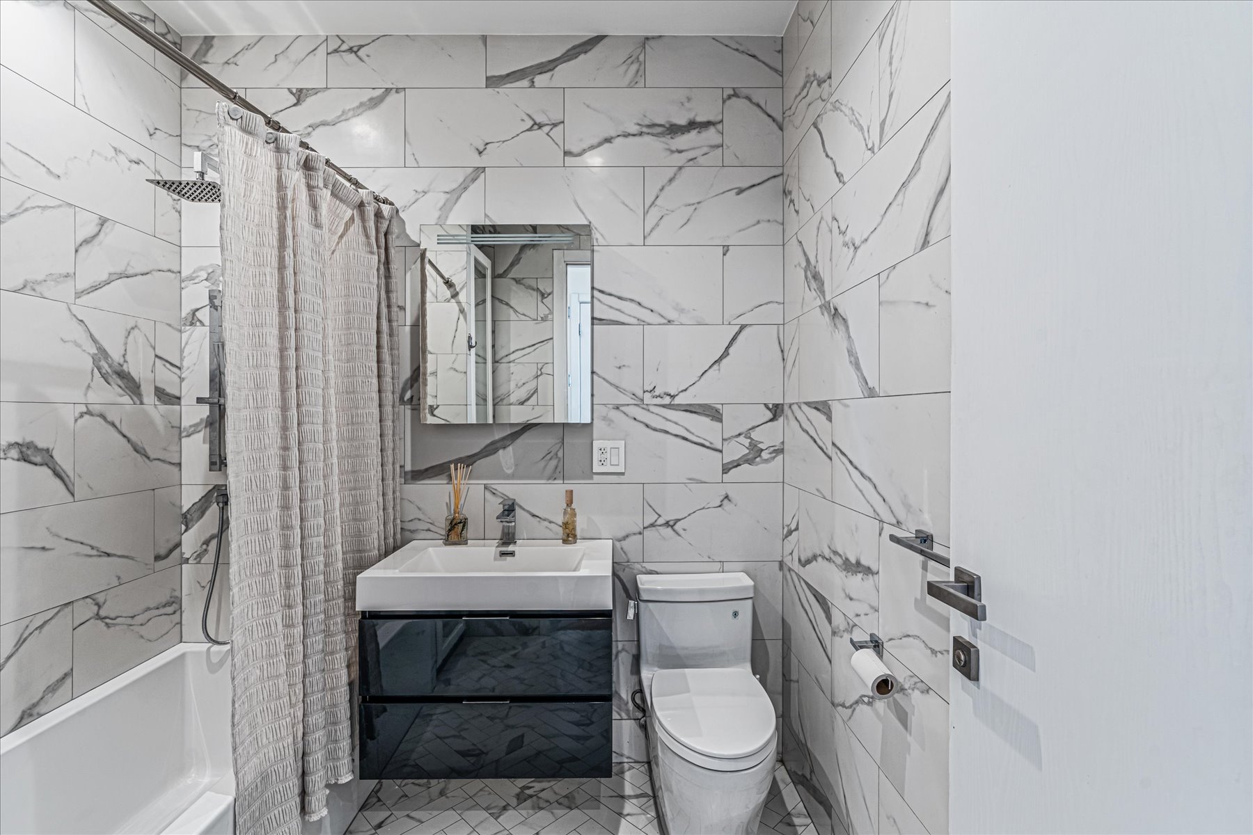  26-33 28th Street #4A, Astoria, NY, 11102 - 物件實景