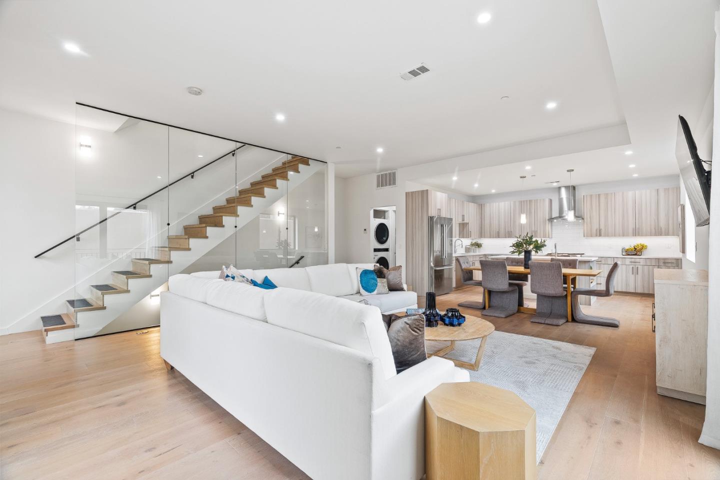 Redwood City, California, 94061, United States, 2 Bedrooms Bedrooms, ,3 BathroomsBathrooms,Residential,For Sale,2000792