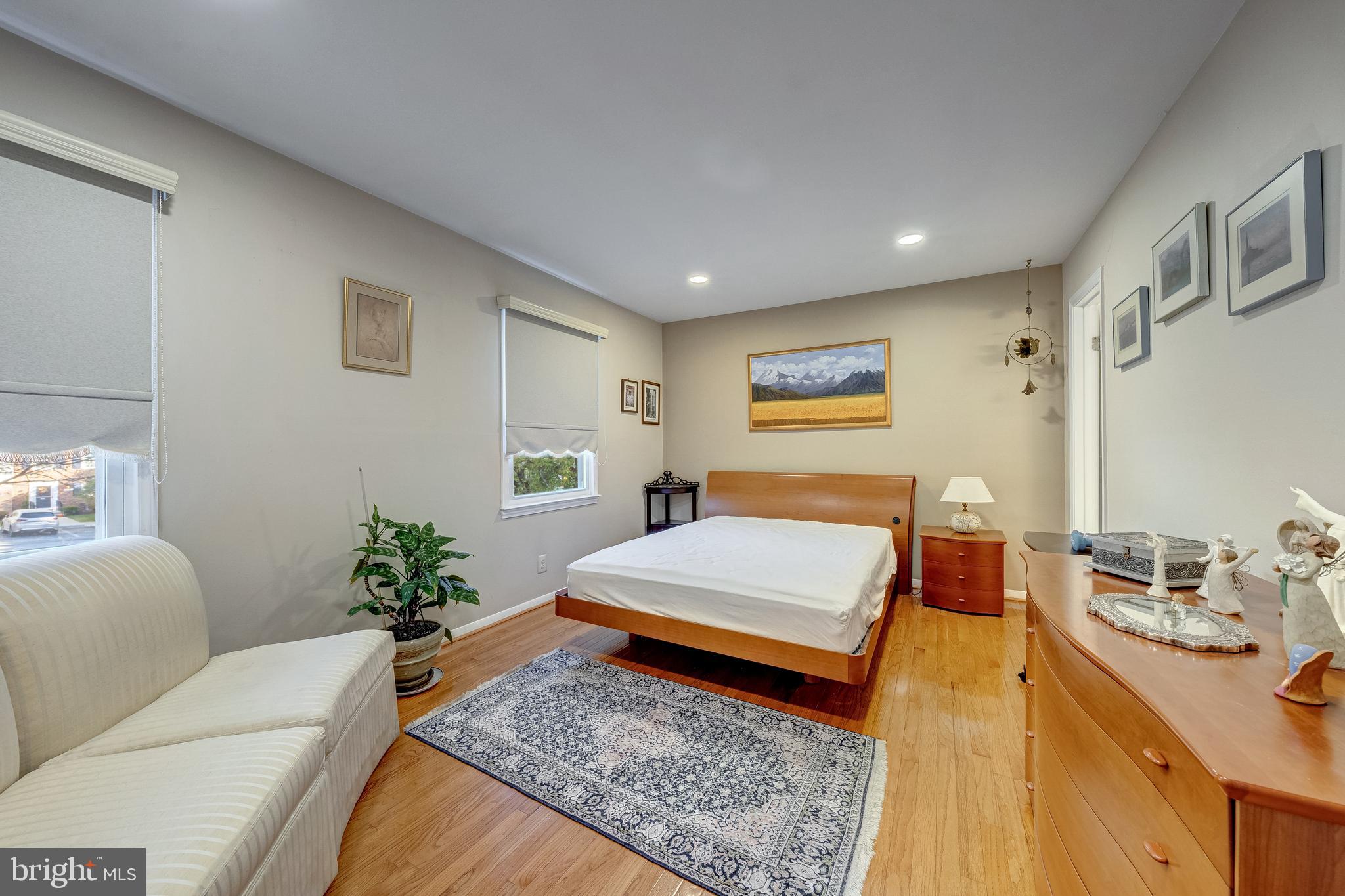 Springfield, Virginia, 22152, United States, 3 Bedrooms Bedrooms, ,3 BathroomsBathrooms,Residential,For Sale,1982365