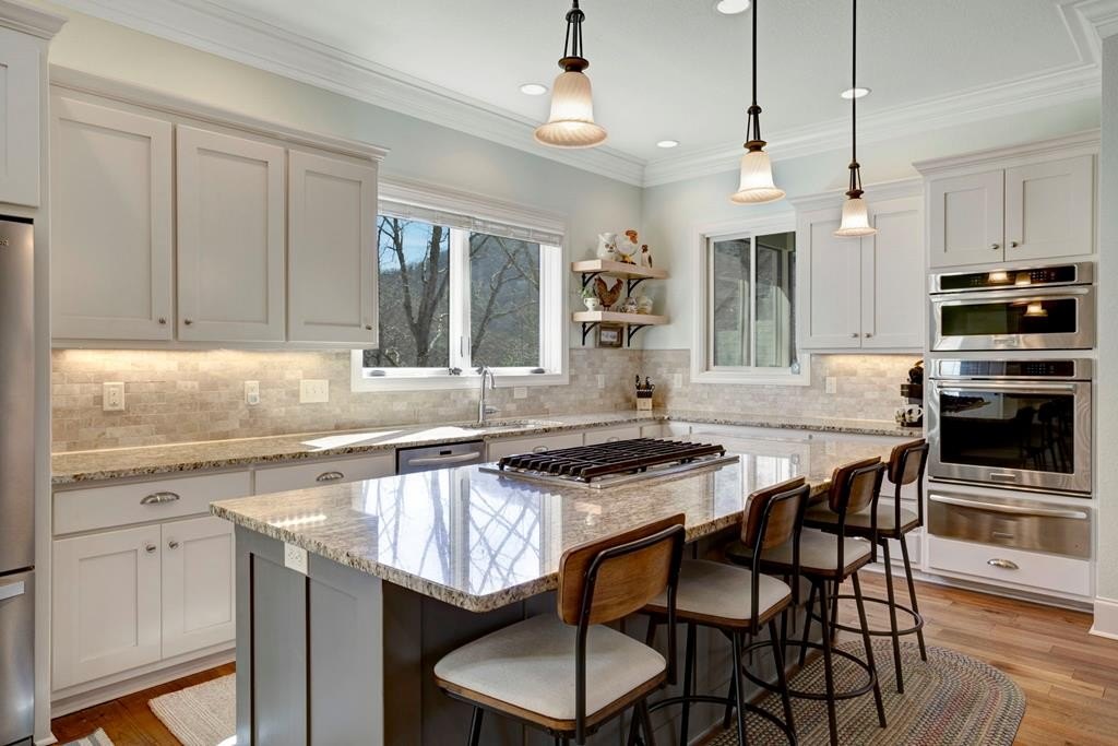 Hiawassee, Georgia, 30546, United States, 3 Bedrooms Bedrooms, ,5 BathroomsBathrooms,Residential,For Sale,1792070