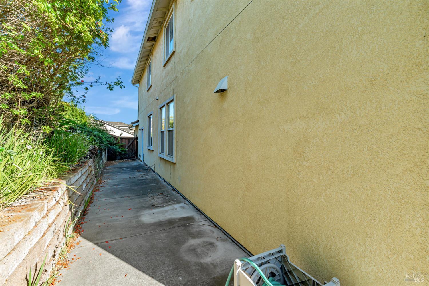 Vallejo, California, 94591, United States, 5 Bedrooms Bedrooms, ,4 BathroomsBathrooms,Residential,For Sale,1985746