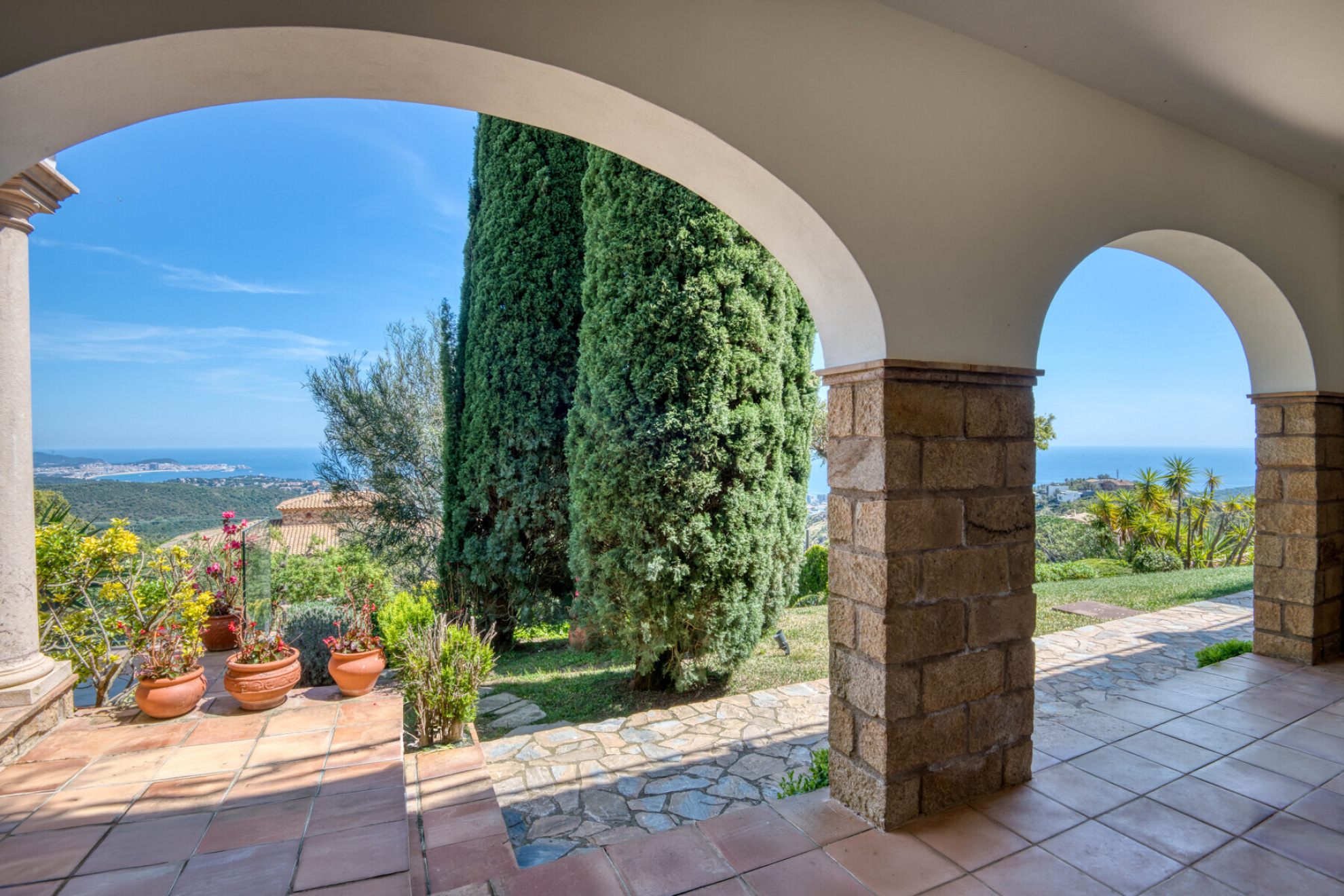  Exclusive designer villa with stunning sea views in Platja d