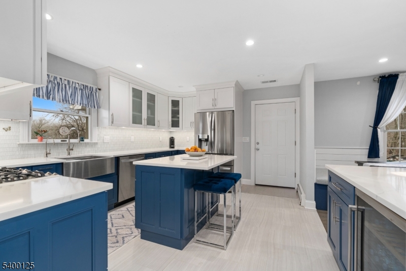 Mount Olive Twp., New Jersey, 07828, United States, 5 Bedrooms Bedrooms, ,3 BathroomsBathrooms,Residential,For Sale,2001791