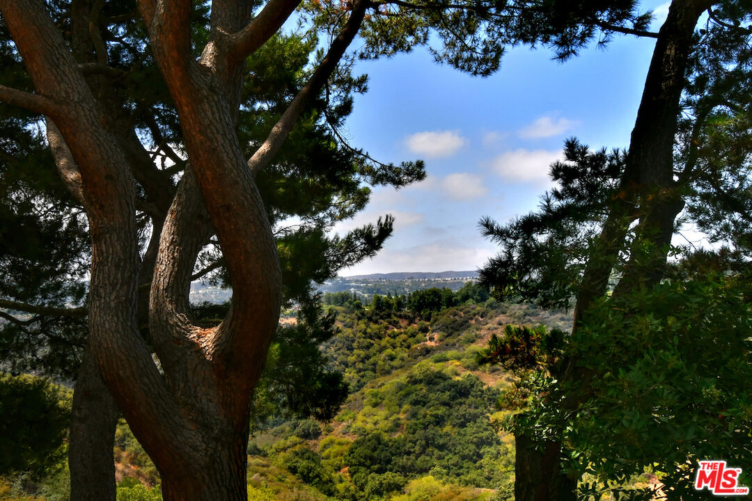 Los Angeles, California, 90077, United States, 2 Bedrooms Bedrooms, ,2 BathroomsBathrooms,Residential,For Sale,1919812