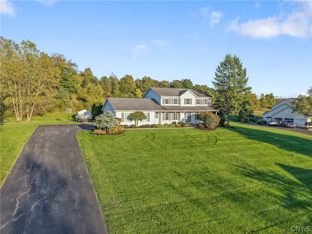 Anvil Dr, Camillus, NY 13031
