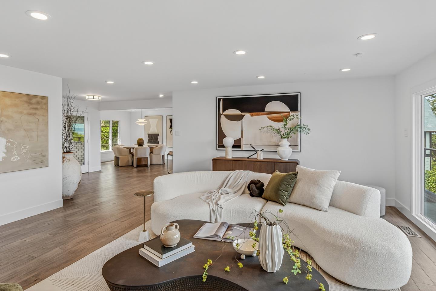 Hillsborough, California, 94010, United States, 3 Bedrooms Bedrooms, ,4 BathroomsBathrooms,Residential,For Sale,1989109