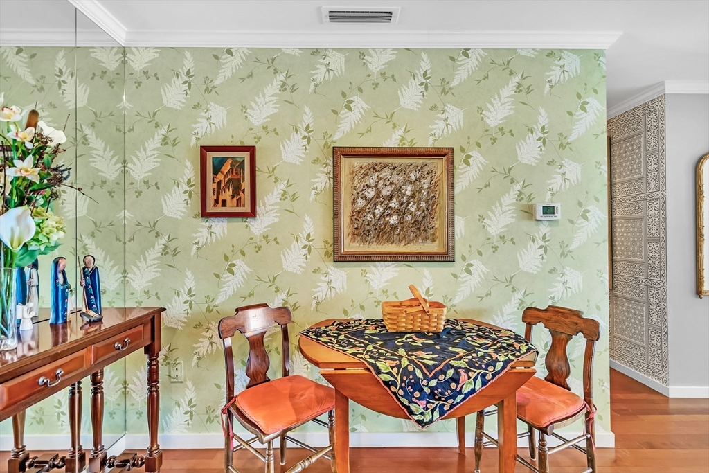 Cambridge, Massachusetts, 02141, United States, 2 Bedrooms Bedrooms, ,2 BathroomsBathrooms,Residential,For Sale,1913406