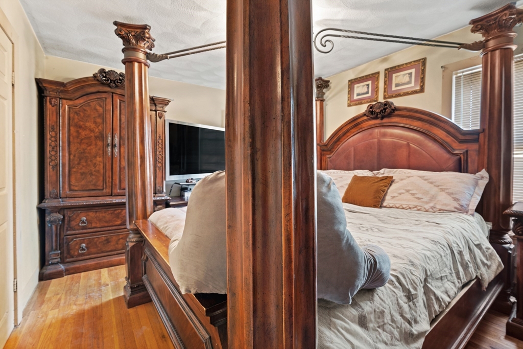 Lynn, Massachusetts, 01905, United States, 3 Bedrooms Bedrooms, ,2 BathroomsBathrooms,Residential,For Sale,1983018