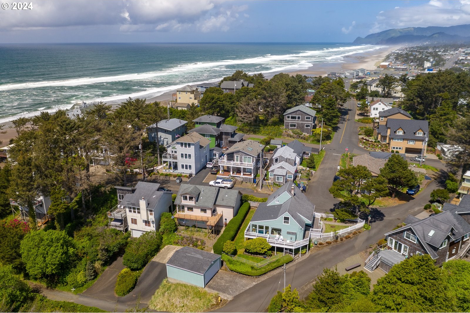 Lincoln City, Oregon, 97367, United States, 3 Bedrooms Bedrooms, ,2 BathroomsBathrooms,Residential,For Sale,1735832