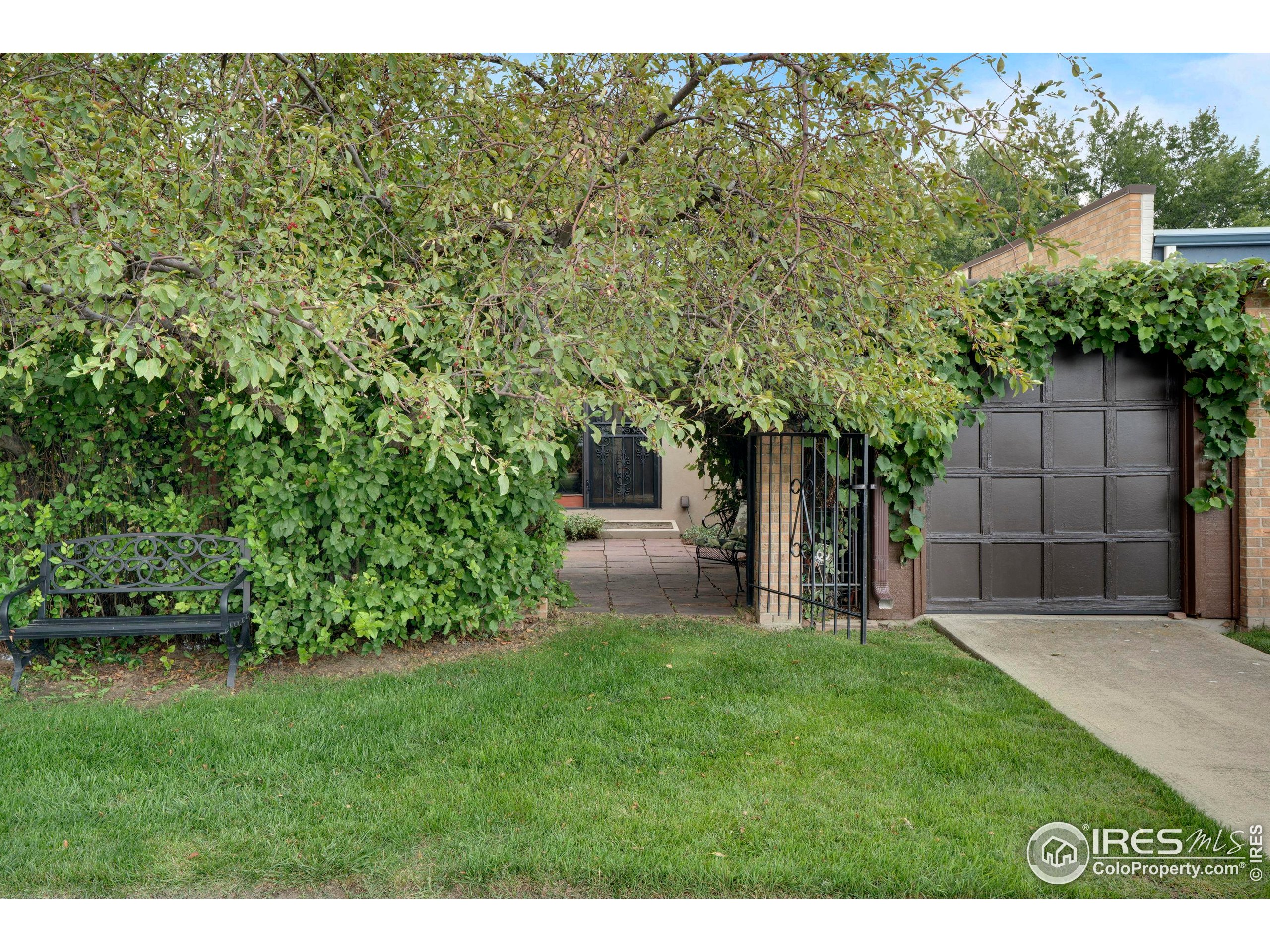 Boulder, Colorado, 80301, United States, 2 Bedrooms Bedrooms, ,2 BathroomsBathrooms,Residential,For Sale,1942273