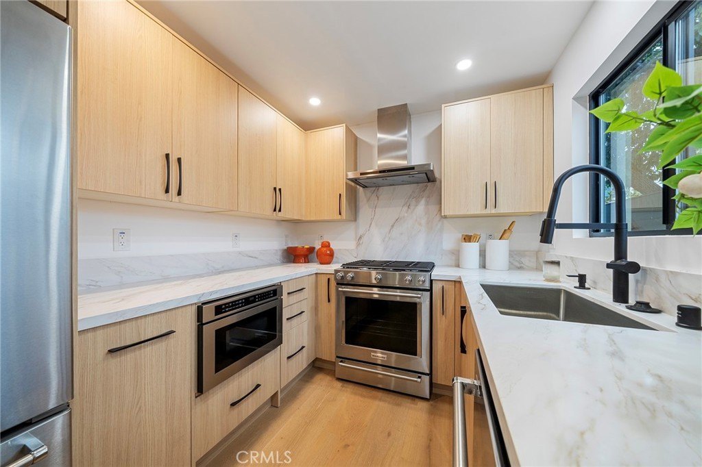 Los Angeles, California, 90031, United States, 5 Bedrooms Bedrooms, ,2 BathroomsBathrooms,Residential,For Sale,2006485