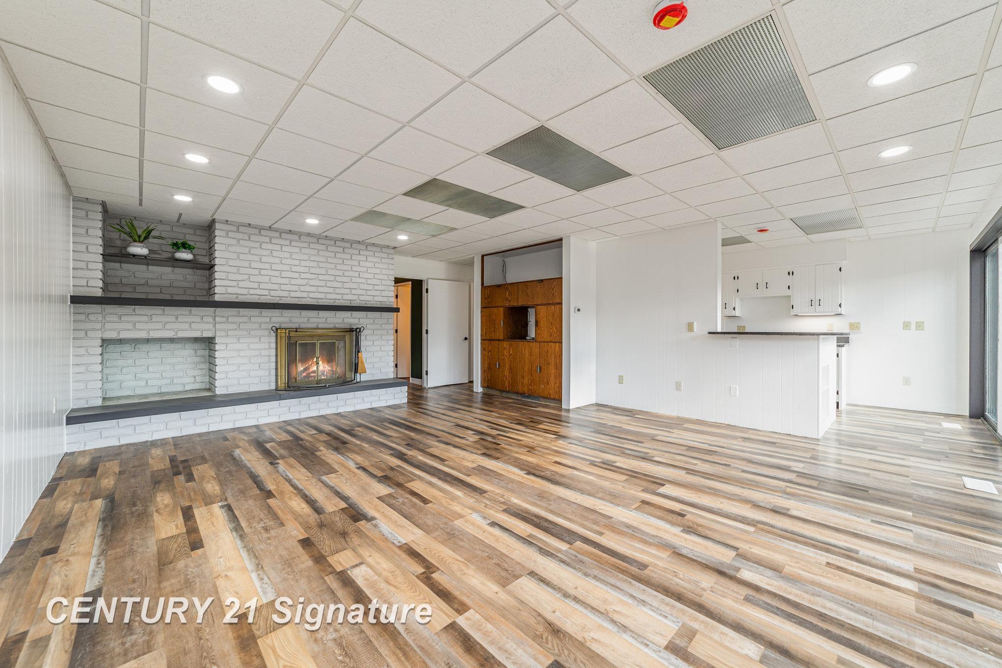 Saginaw, Michigan, 48609, United States, 4 Bedrooms Bedrooms, ,3 BathroomsBathrooms,Residential,For Sale,1994235