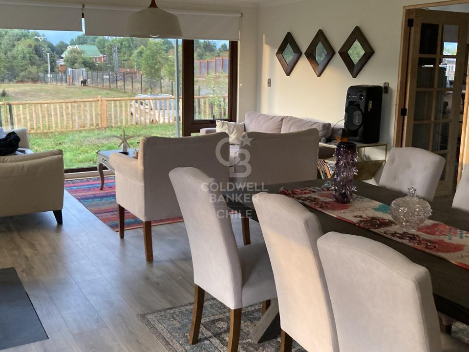 Puerto Varas, Chile, 4 Bedrooms Bedrooms, ,3 BathroomsBathrooms,Residential,For Sale,1967829