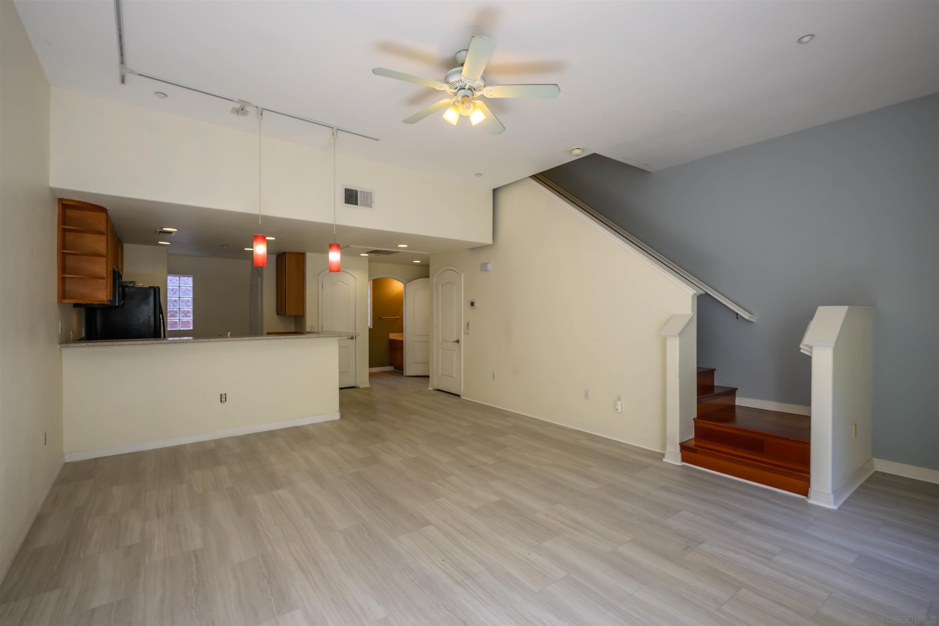 San Diego, California, 92101, United States, 2 Bedrooms Bedrooms, ,3 BathroomsBathrooms,Residential,For Sale,1713203