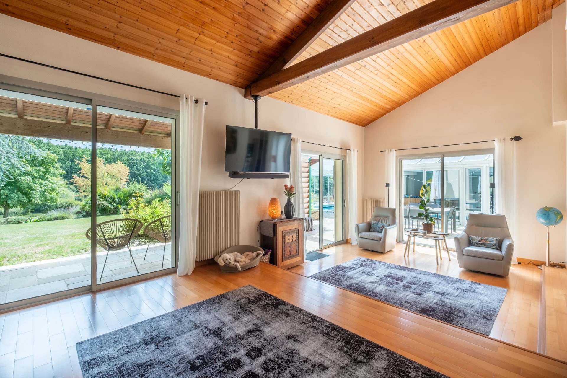 Bressuire, New Aquitaine, 79300, FR, 5 Bedrooms Bedrooms, ,6 BathroomsBathrooms,Residential,For Sale,1907709