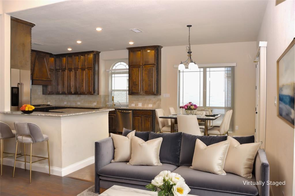 218 Crestview Drive, Midlothian, Texas, 76065, United States, 5 Bedrooms Bedrooms, ,5 BathroomsBathrooms,Residential,For Sale,218 crestview DR,1556198