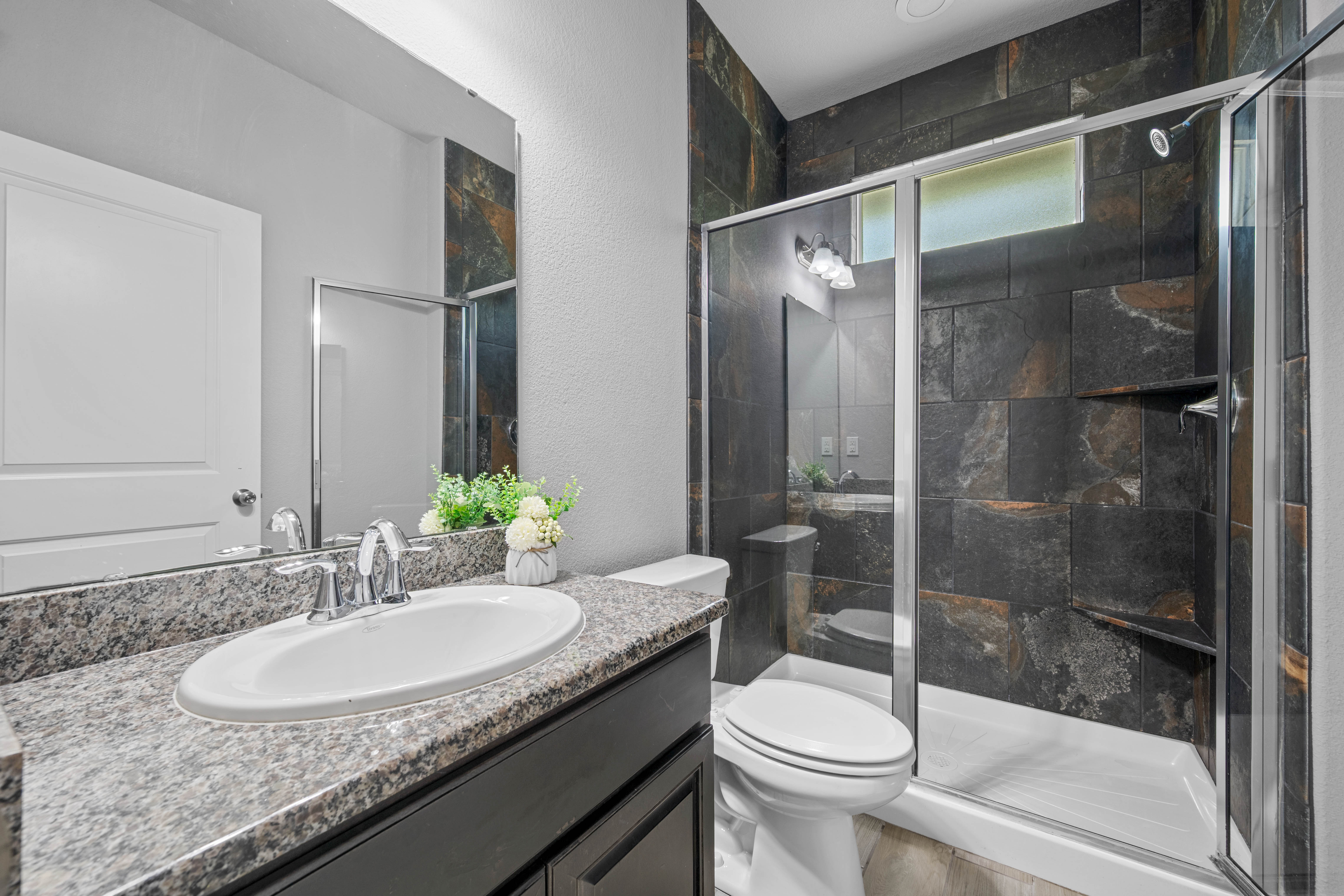  Gorgeous 4BR Home in Wandering Oaks - 物件實景
