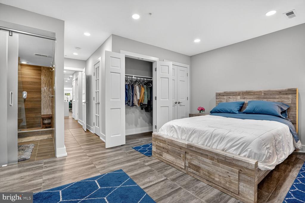 Washington, District of Columbia, 20010, United States, 2 Bedrooms Bedrooms, ,2 BathroomsBathrooms,Residential,For Sale,1975364