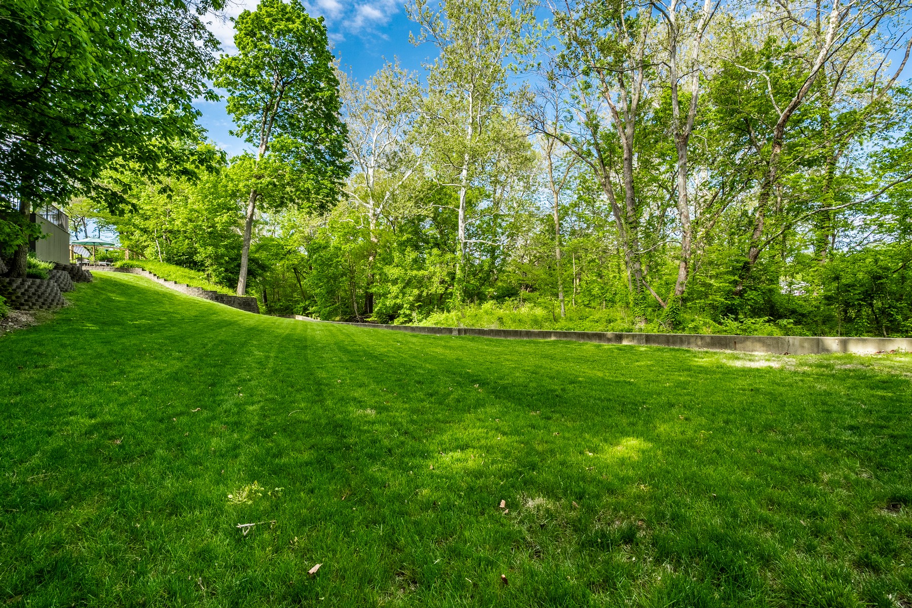  Exceptional Four Bedroom Home Set Along a Winding Creek - 物件實景