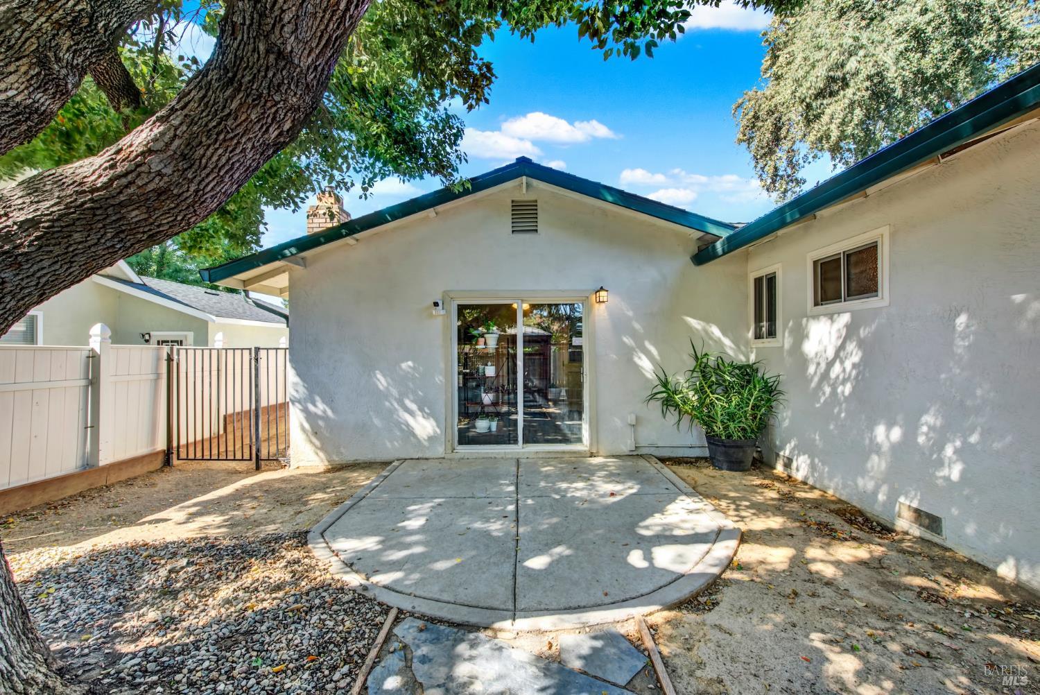 Vacaville, California, 95687, United States, 3 Bedrooms Bedrooms, ,2 BathroomsBathrooms,Residential,For Sale,1940371