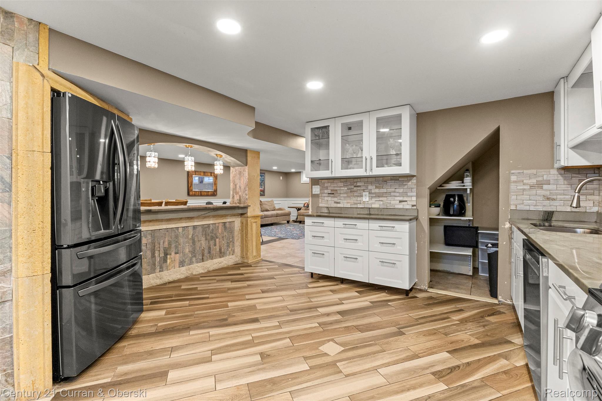 Dearborn Heights, Michigan, 48127, United States, 3 Bedrooms Bedrooms, ,3 BathroomsBathrooms,Residential,For Sale,1979966