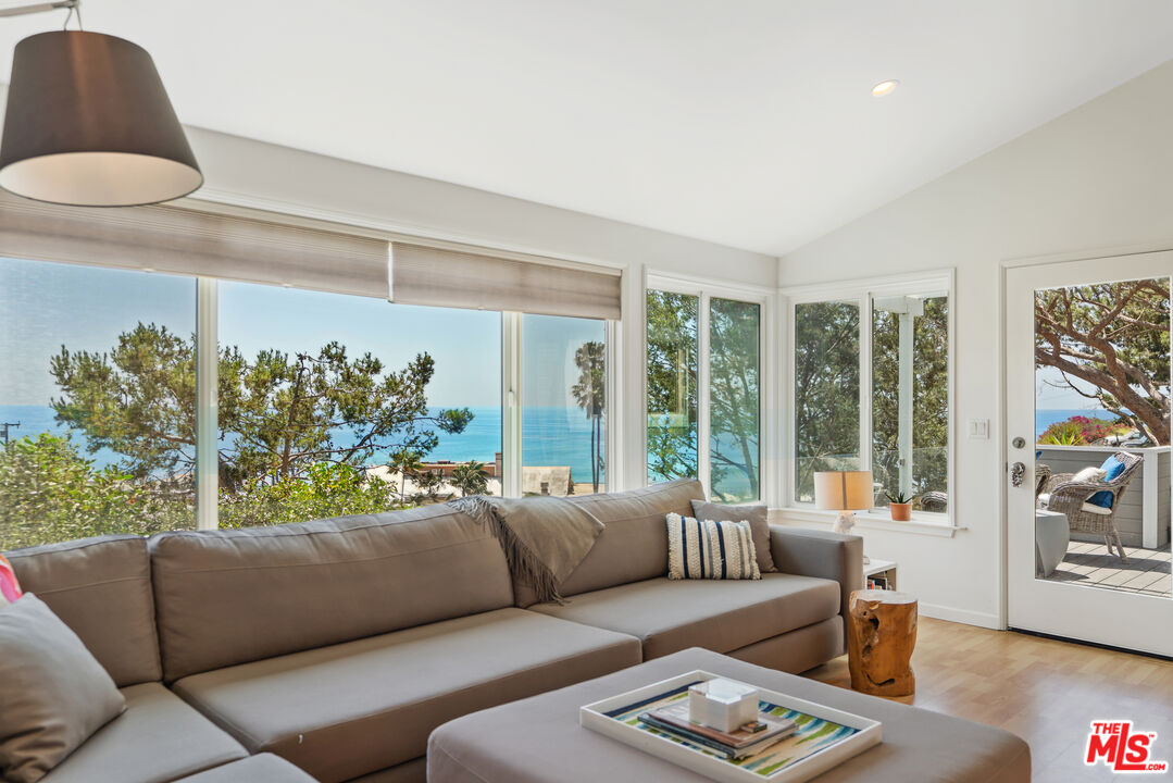 Malibu, California, 90265, United States, 1 Bedroom Bedrooms, ,1 BathroomBathrooms,Residential,For Sale,1891737