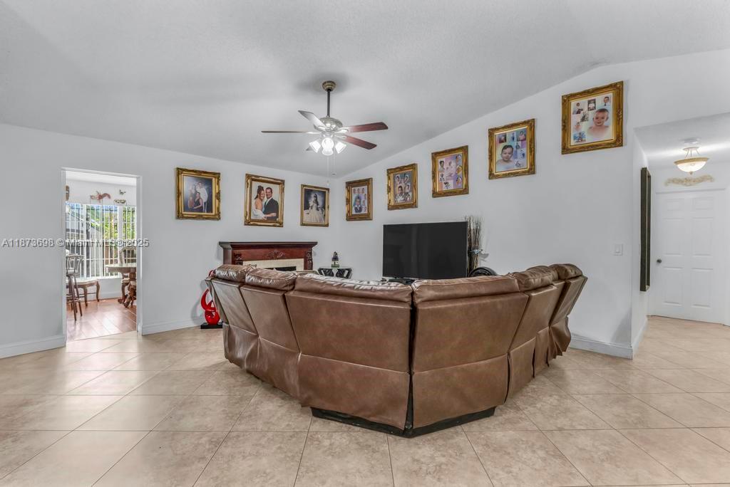 Homestead, Florida, 33032, United States, 5 Bedrooms Bedrooms, ,3 BathroomsBathrooms,Residential,For Sale,1941894