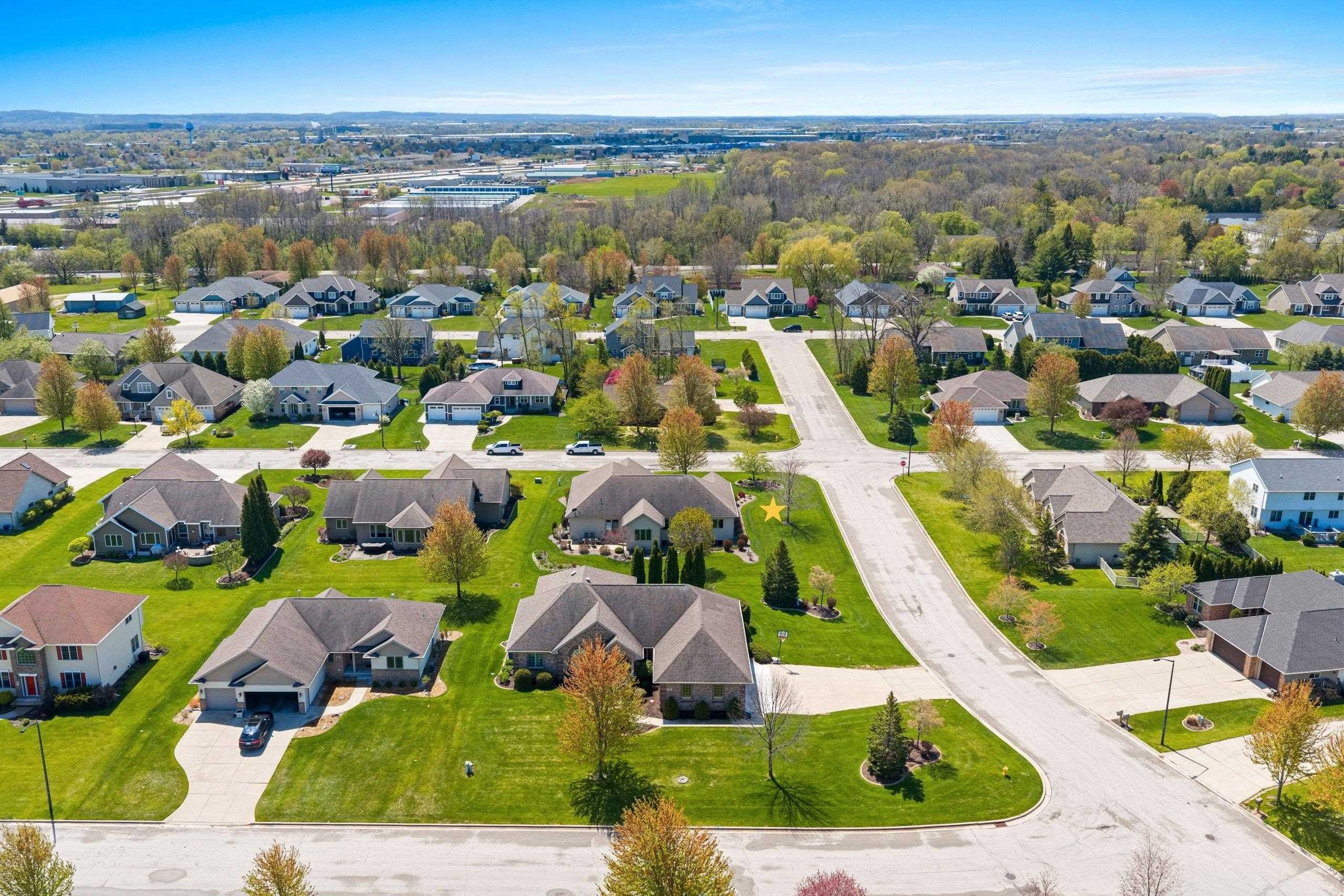 DE PERE, Wisconsin, 54115, United States, 3 Bedrooms Bedrooms, ,4 BathroomsBathrooms,Residential,For Sale,2048400