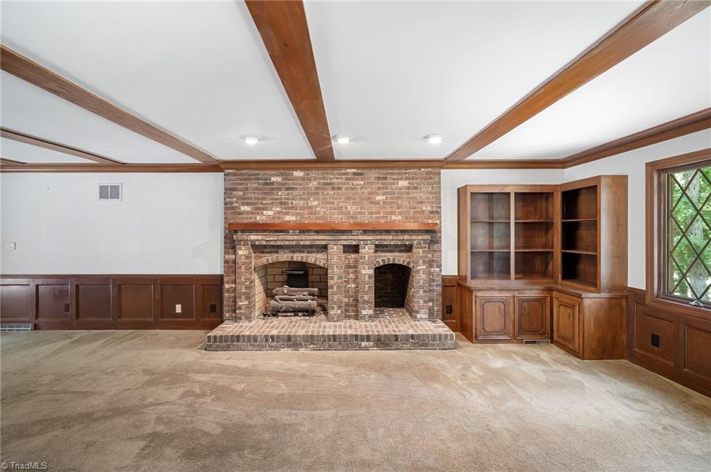High Point, North Carolina, 27265, United States, 4 Bedrooms Bedrooms, ,4 BathroomsBathrooms,Residential,For Sale,1900964
