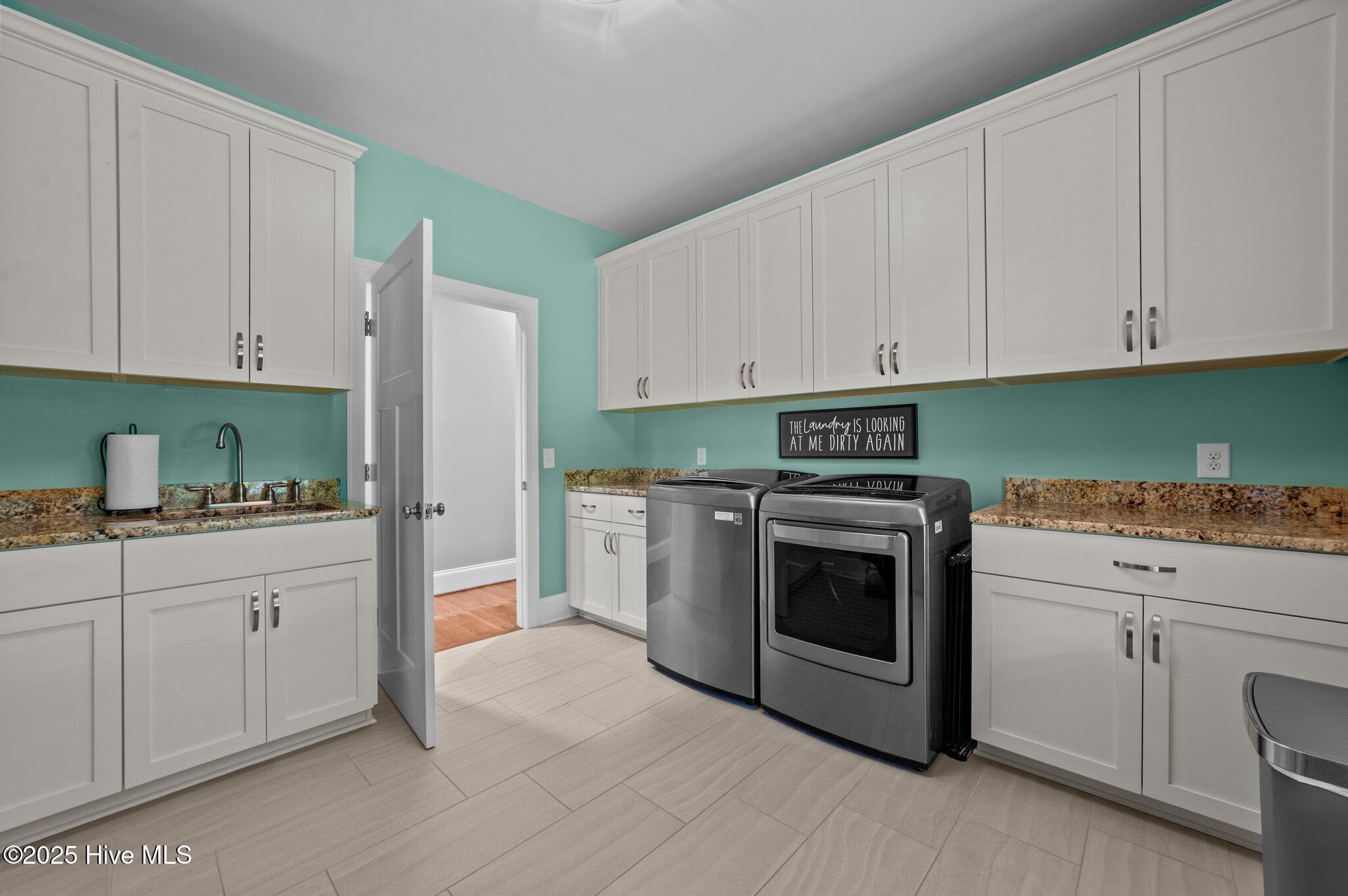 Chocowinity, North Carolina, 27817, United States, 4 Bedrooms Bedrooms, ,5 BathroomsBathrooms,Residential,For Sale,1827727