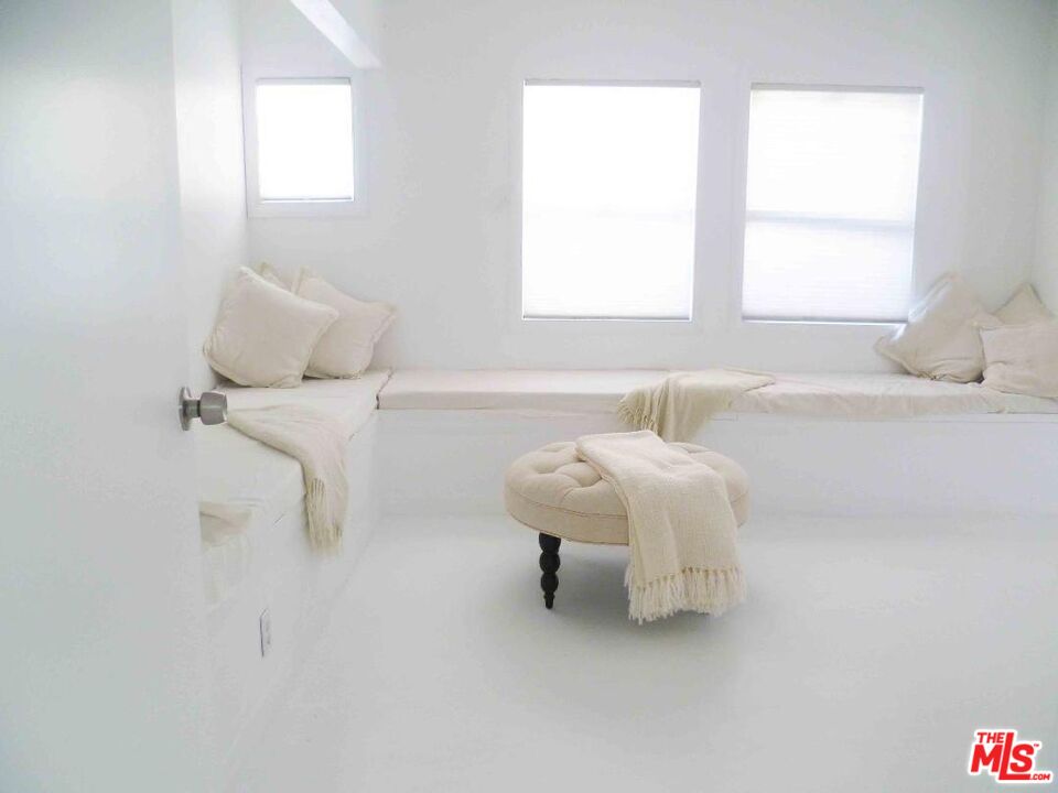 Venice, California, 90291, United States, 2 Bedrooms Bedrooms, ,2 BathroomsBathrooms,Residential,For Sale,1993237