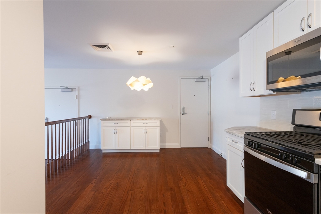 Boston, Massachusetts, 02132, United States, 2 Bedrooms Bedrooms, ,2 BathroomsBathrooms,Residential,For Sale,1912194
