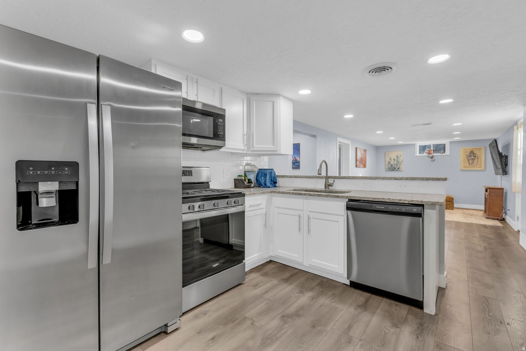 Cottonwood Heights, Utah, 84121, United States, 6 Bedrooms Bedrooms, ,1 BathroomBathrooms,Residential,For Sale,1995877