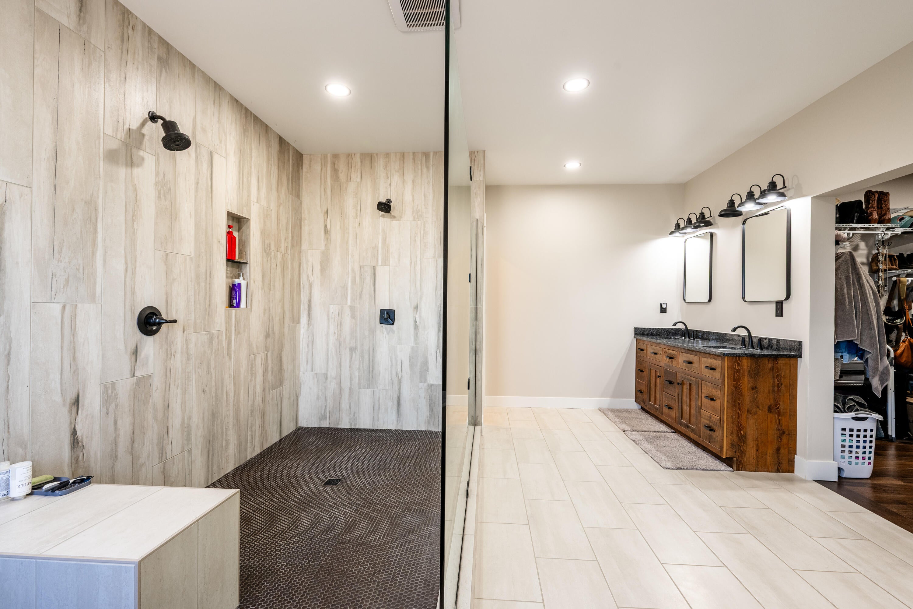 Ranchester, Wyoming, 82839, United States, 5 Bedrooms Bedrooms, ,4 BathroomsBathrooms,Residential,For Sale,2016525