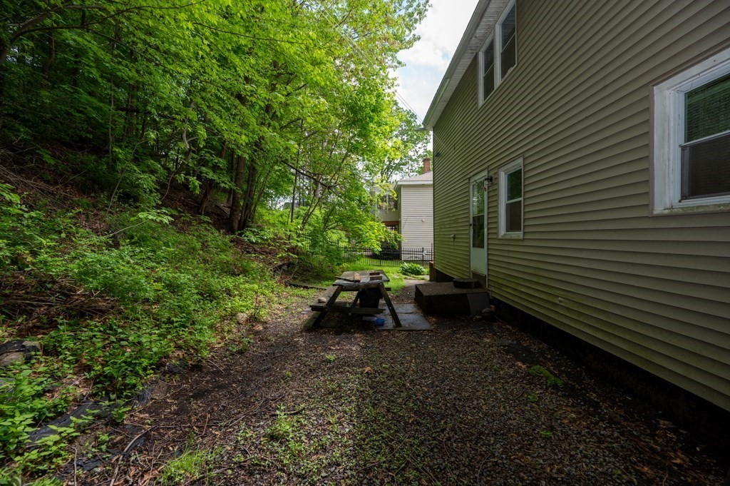 Worcester, Massachusetts, 01602, United States, 6 Bedrooms Bedrooms, ,2 BathroomsBathrooms,Residential,For Sale,1949815