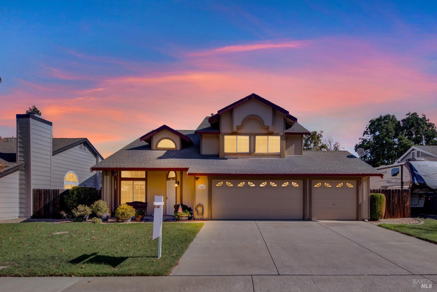 Dixon, California, 95620, United States, 4 Bedrooms Bedrooms, ,3 BathroomsBathrooms,Residential,For Sale,1987907