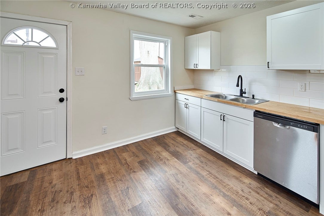 Harrison Ave, Saint Albans, WV 25177