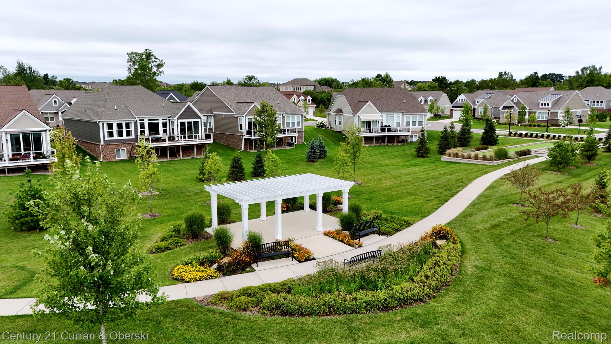 Northville, Michigan, 48168, United States, 2 Bedrooms Bedrooms, ,2 BathroomsBathrooms,Residential,For Sale,1983973