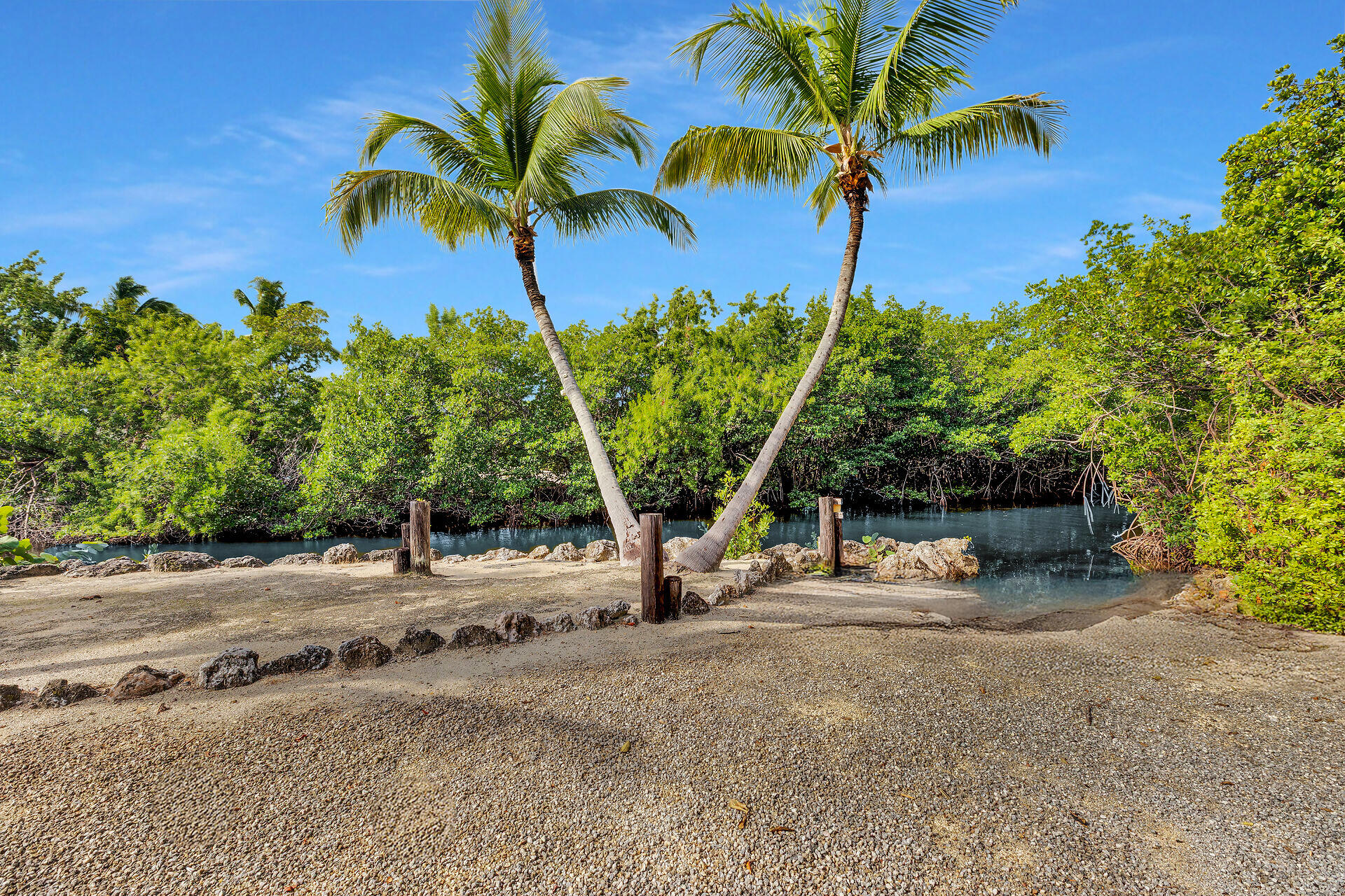 ISLAMORADA, Florida, 33036, United States, 2 Bedrooms Bedrooms, ,2 BathroomsBathrooms,Residential,For Sale,1988156