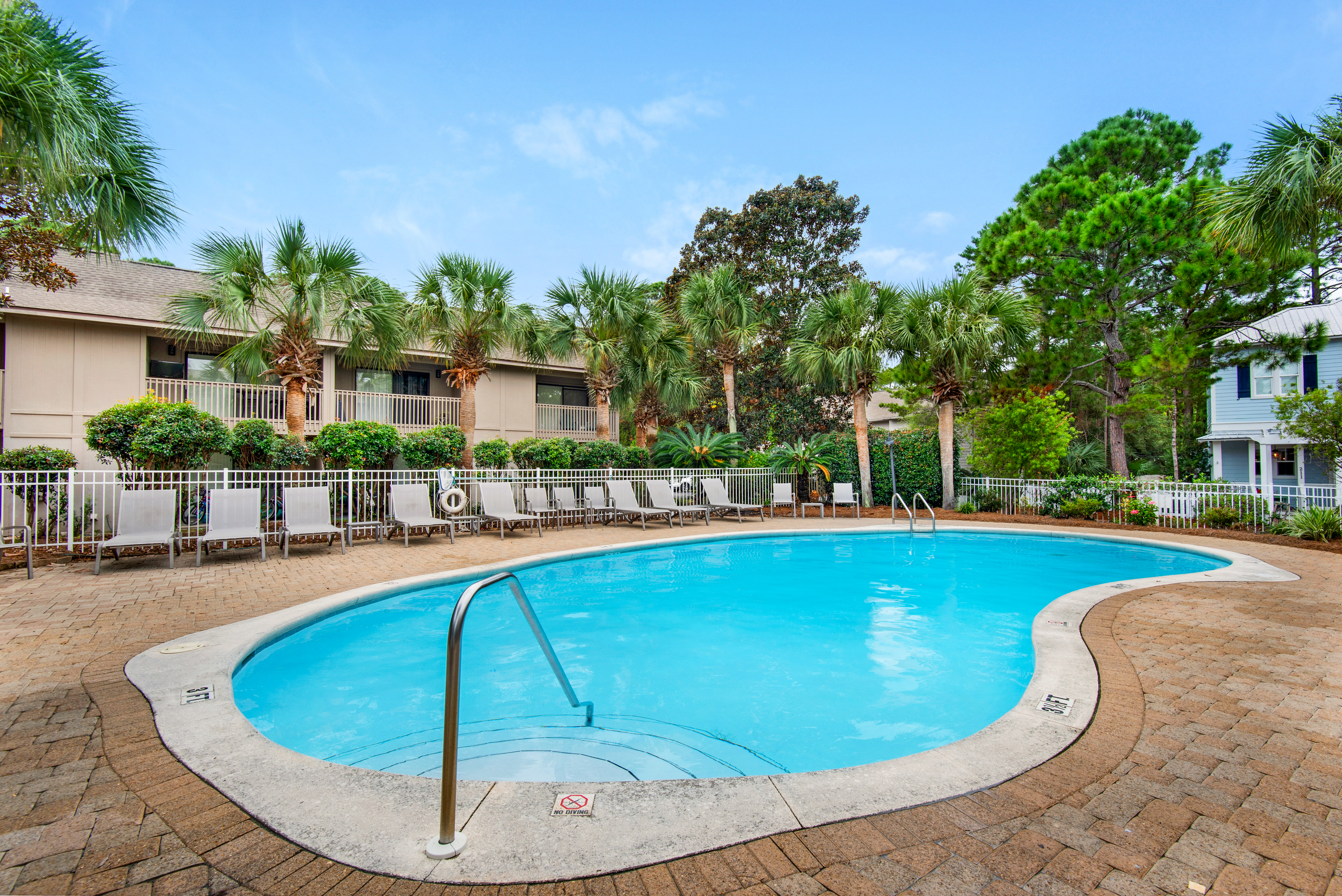  Top-Floor Coastal Condo Steps from Seagrove Beach - 物件實景