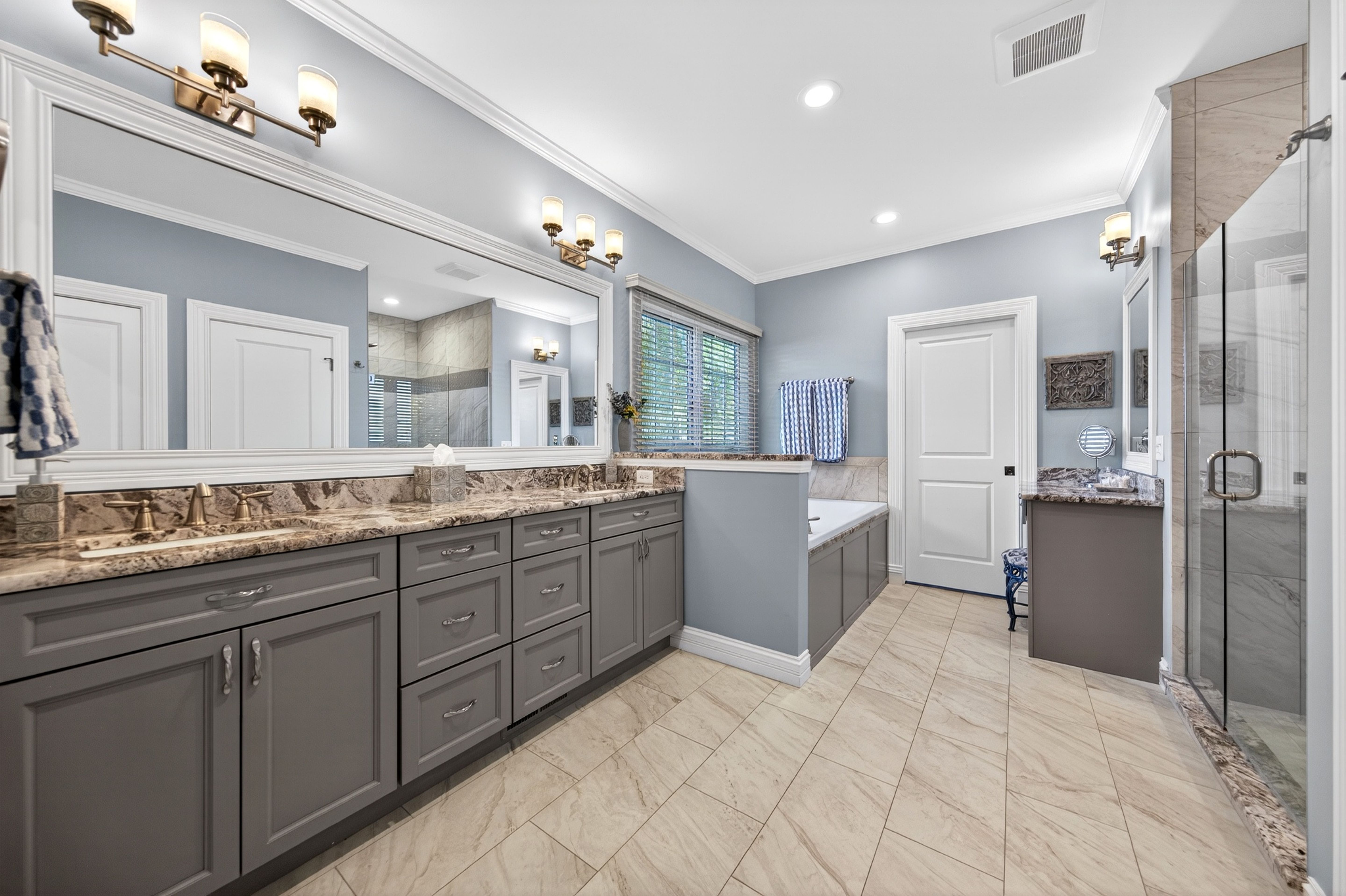  Beautiful 5-Year-Old Custom Home in Kirkwood — Upscale Features & Prime Location - 物件實景
