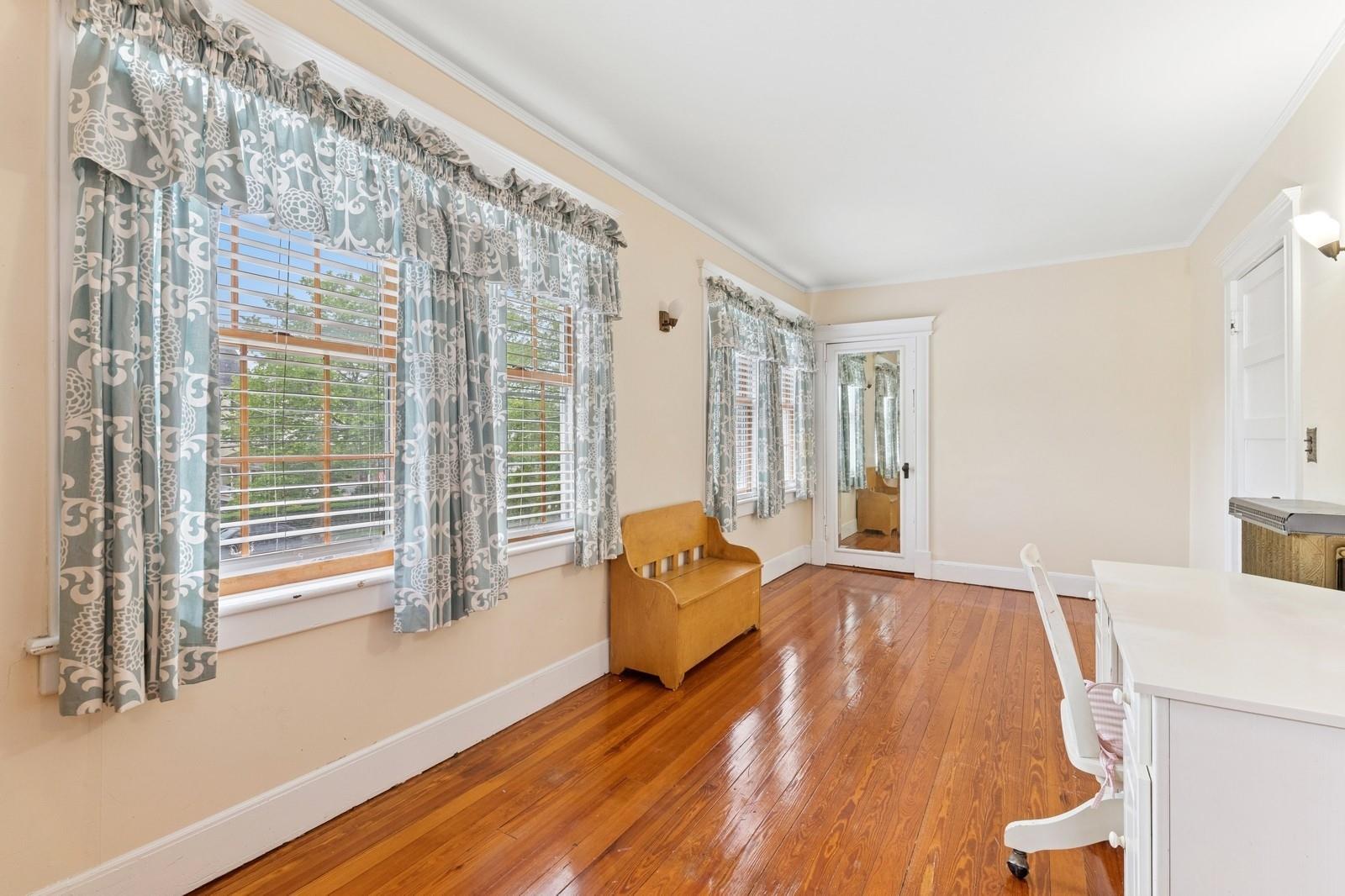 Bay Shore, New York, 11706, United States, 4 Bedrooms Bedrooms, ,3 BathroomsBathrooms,Residential,For Sale,1836669