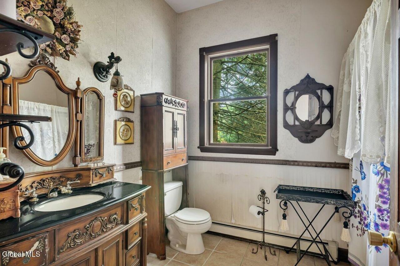 Greenville, New York, 12083, United States, 3 Bedrooms Bedrooms, ,3 BathroomsBathrooms,Residential,For Sale,1908320