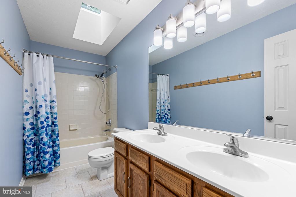 Stafford, Virginia, 22554, United States, 5 Bedrooms Bedrooms, ,4 BathroomsBathrooms,Residential,For Sale,1938309