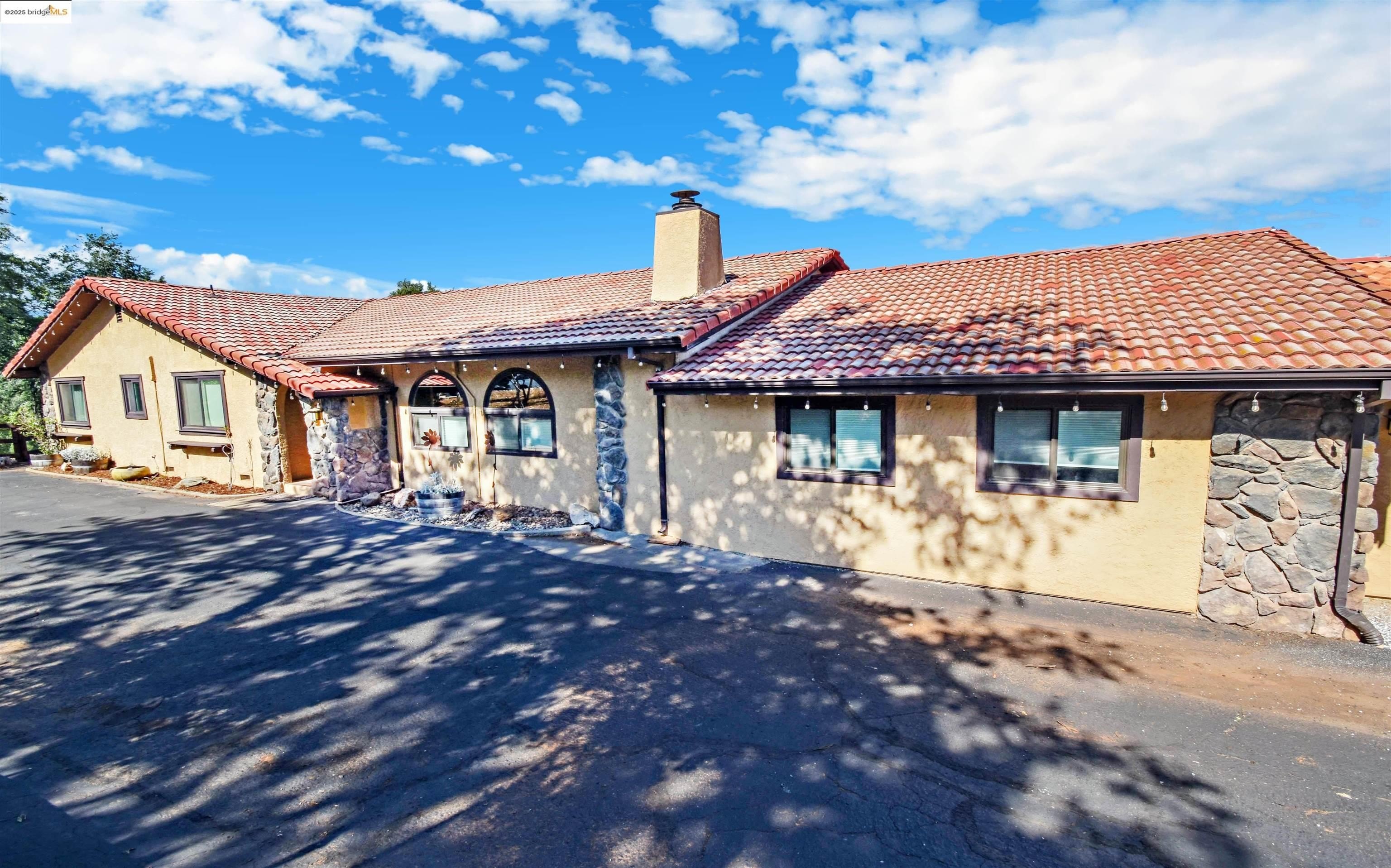 Sonora, California, 95370, United States, 4 Bedrooms Bedrooms, ,2 BathroomsBathrooms,Residential,For Sale,1934174