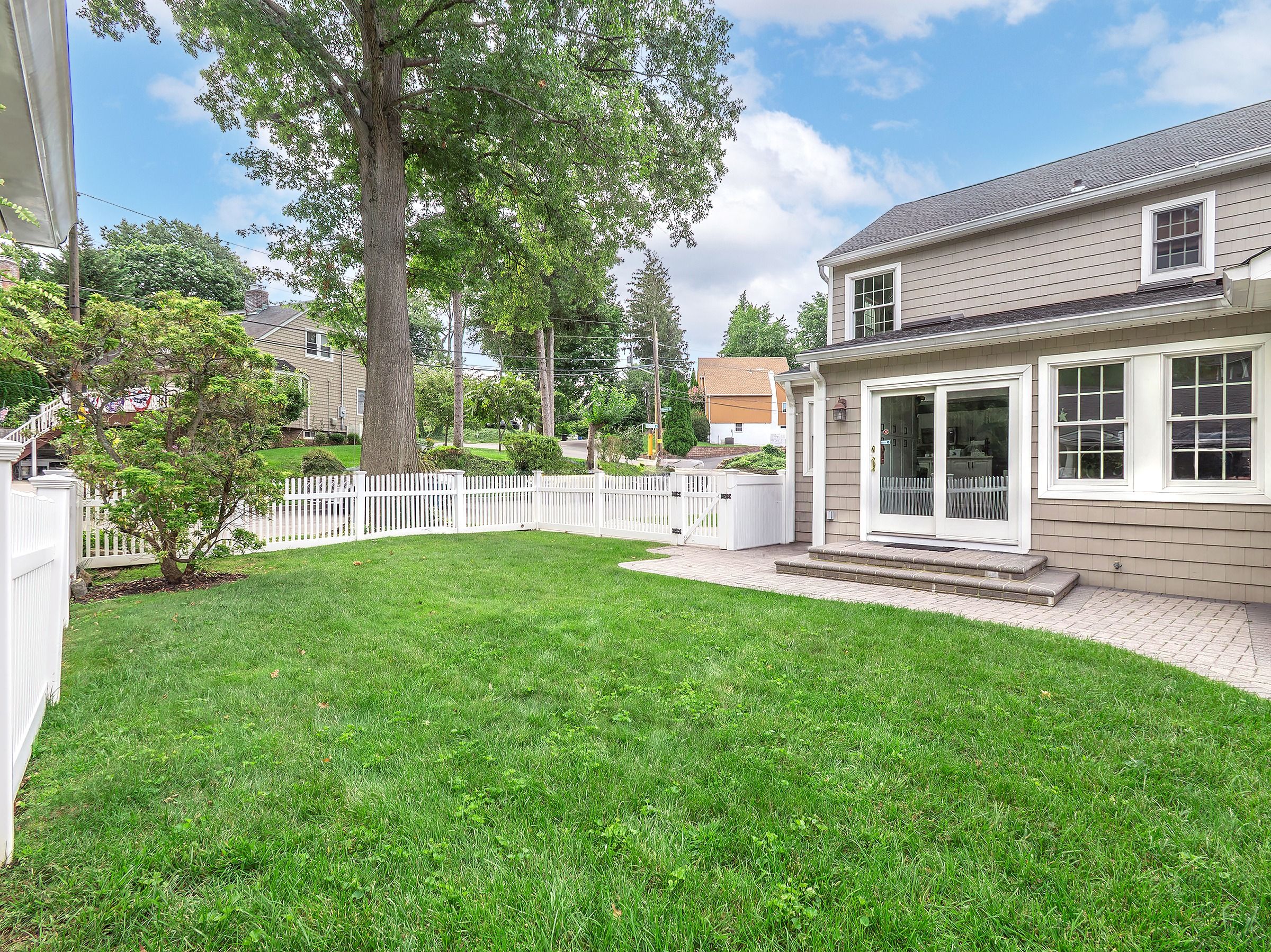  30 Waverly Street, Glen Head, NY 11545 - 物件實景