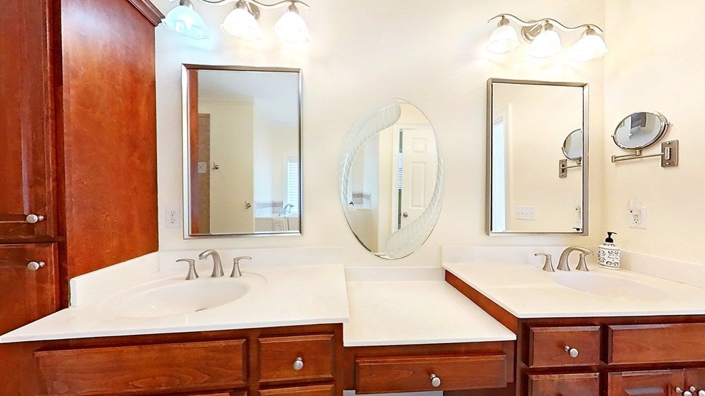 Thomasville, Georgia, 31757, United States, 4 Bedrooms Bedrooms, ,4 BathroomsBathrooms,Residential,For Sale,2007494