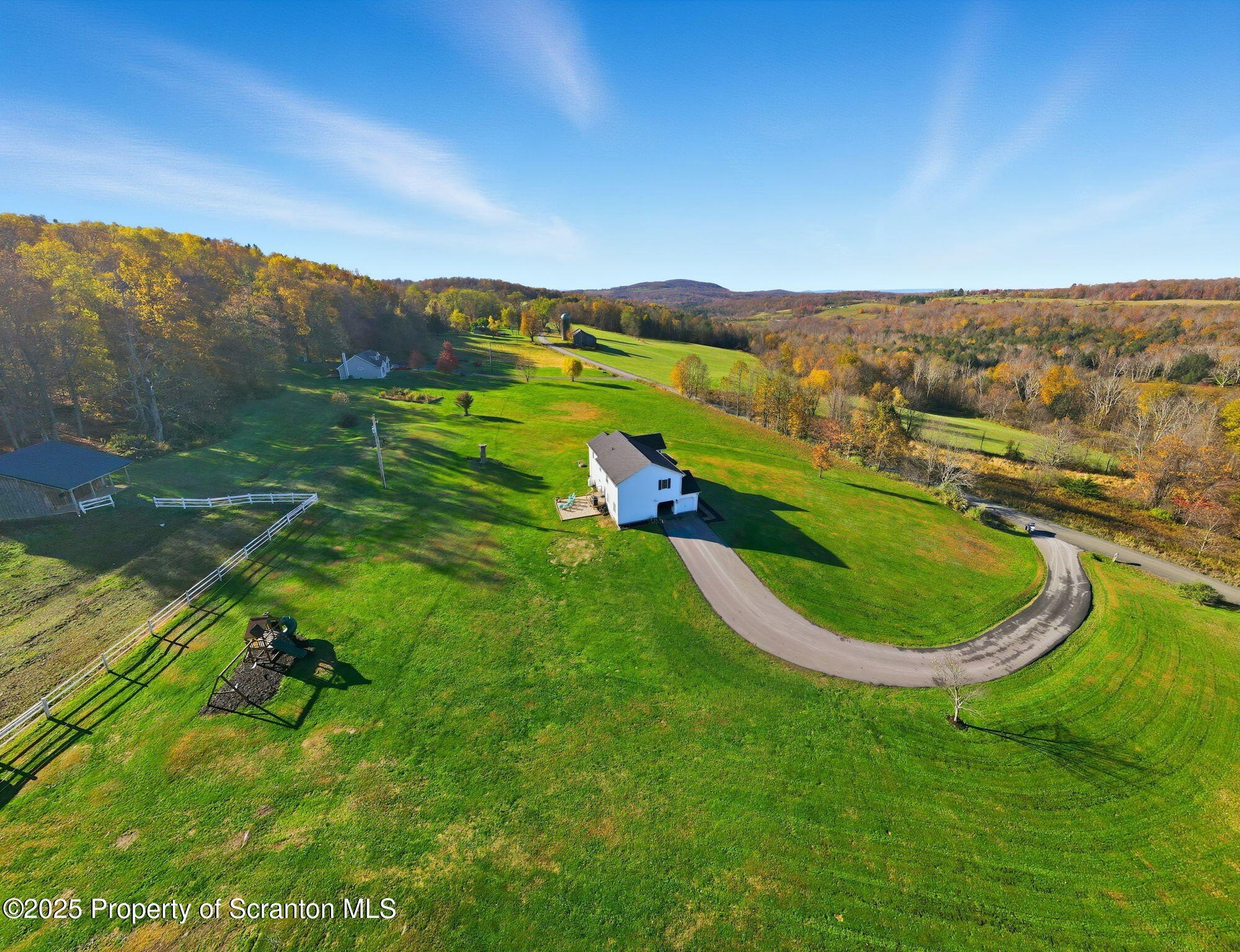 Clifford Twp, Pennsylvania, 18470, United States, 4 Bedrooms Bedrooms, ,3 BathroomsBathrooms,Residential,For Sale,1978908