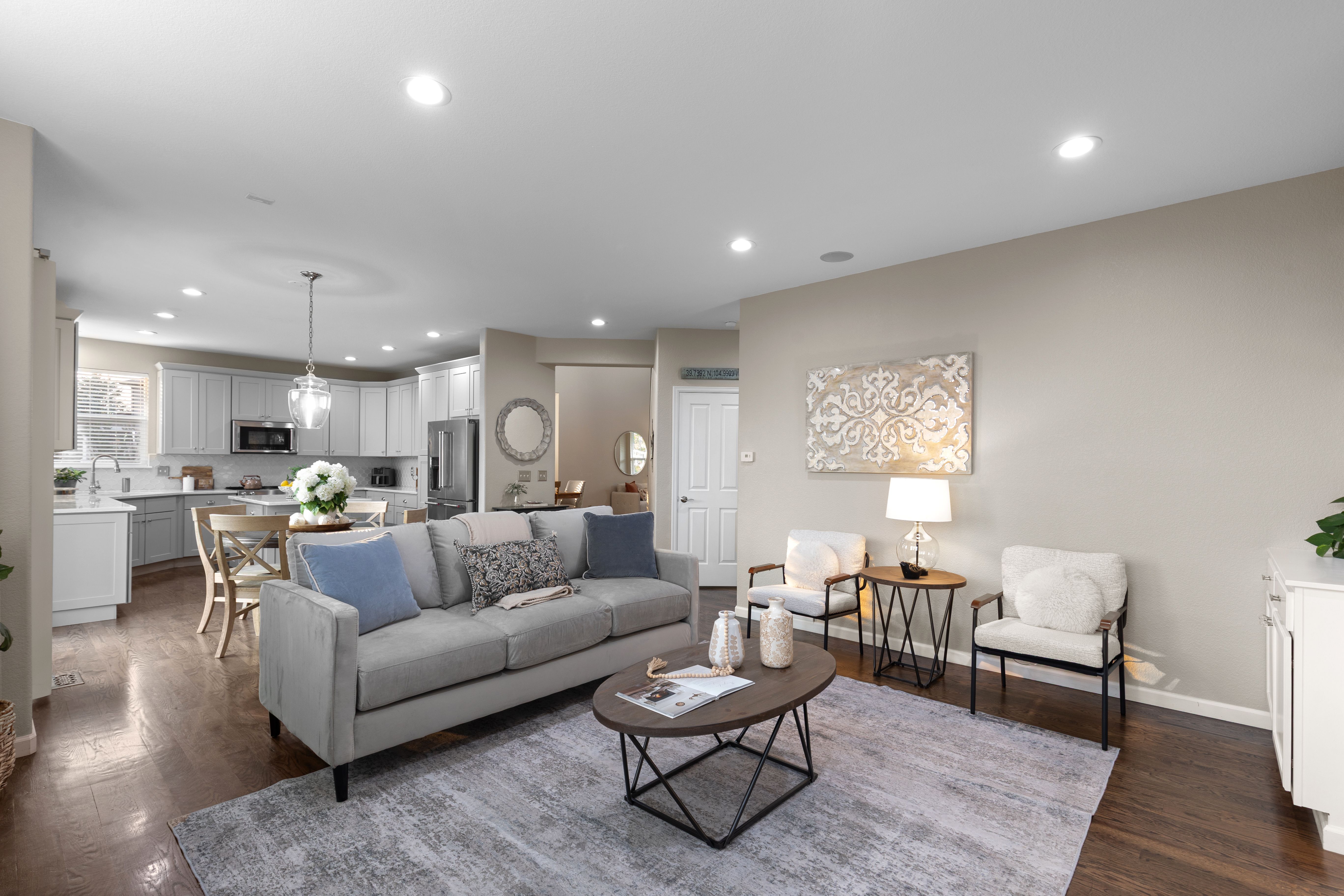  A warm and beautifully updated 5-bedroom, 4-bathroom walkout - 物件實景